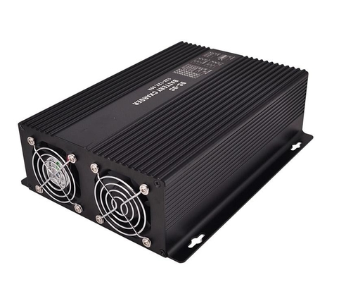 Pengisi baterai DC 12V 30A dengan 390W Pvmax Reverse Polarity Protection Waterproof Grade IP20/IP65