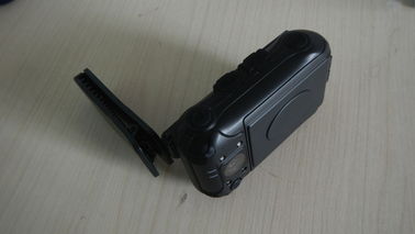 Polisi Nirkabel IR Mengenakan Kamera Tubuh 32 G Kartu TF Sensor CMOS 5.0 Megapiksel