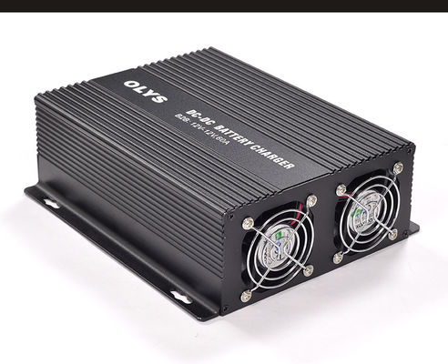 Pengisi Daya Baterai Tenaga Surya 30A Input Ganda Pengisi Daya Baterai Dalam Kendaraan DC 12V-DC12V Untuk RV