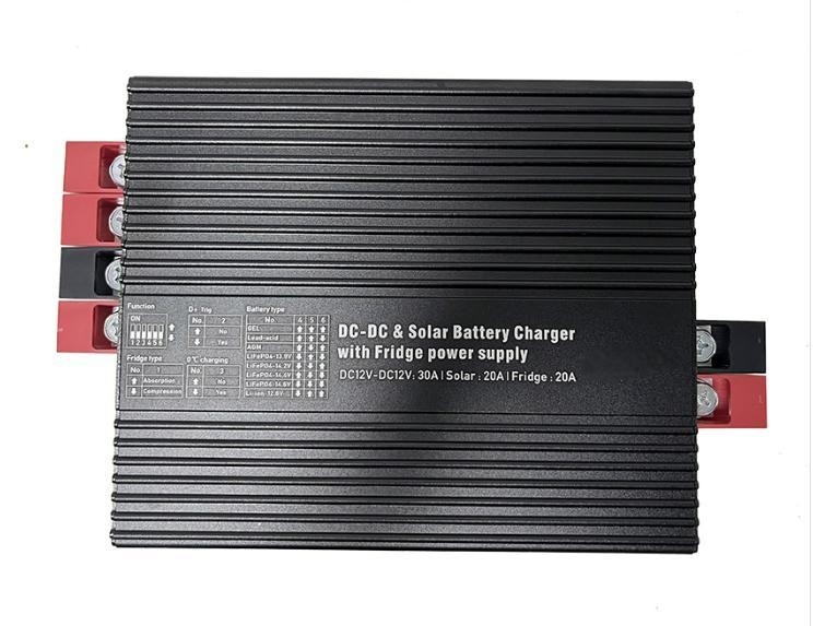 30A 390W DC baterai pengisi daya untuk baterai 12V Suhu dikompensasi Ringan pada 1,5kg
